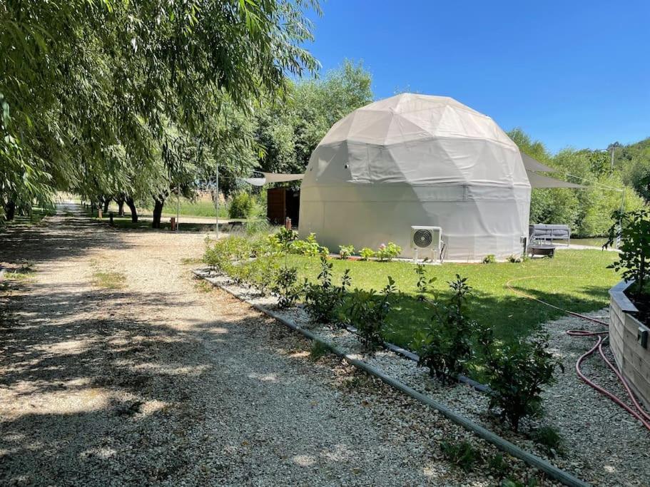 Dom wakacyjny Domeglamping At Fishinglake Ságvár