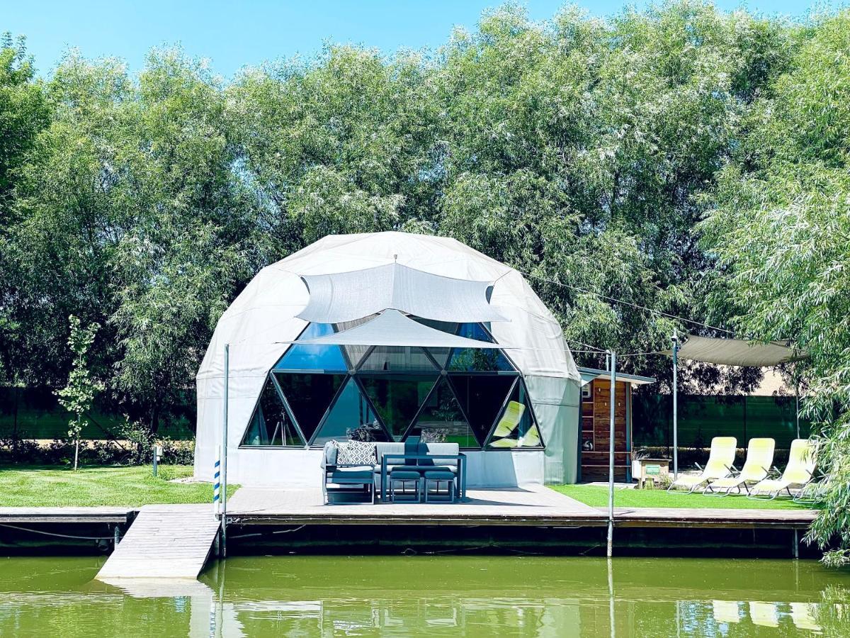 Domeglamping At Fishinglake *