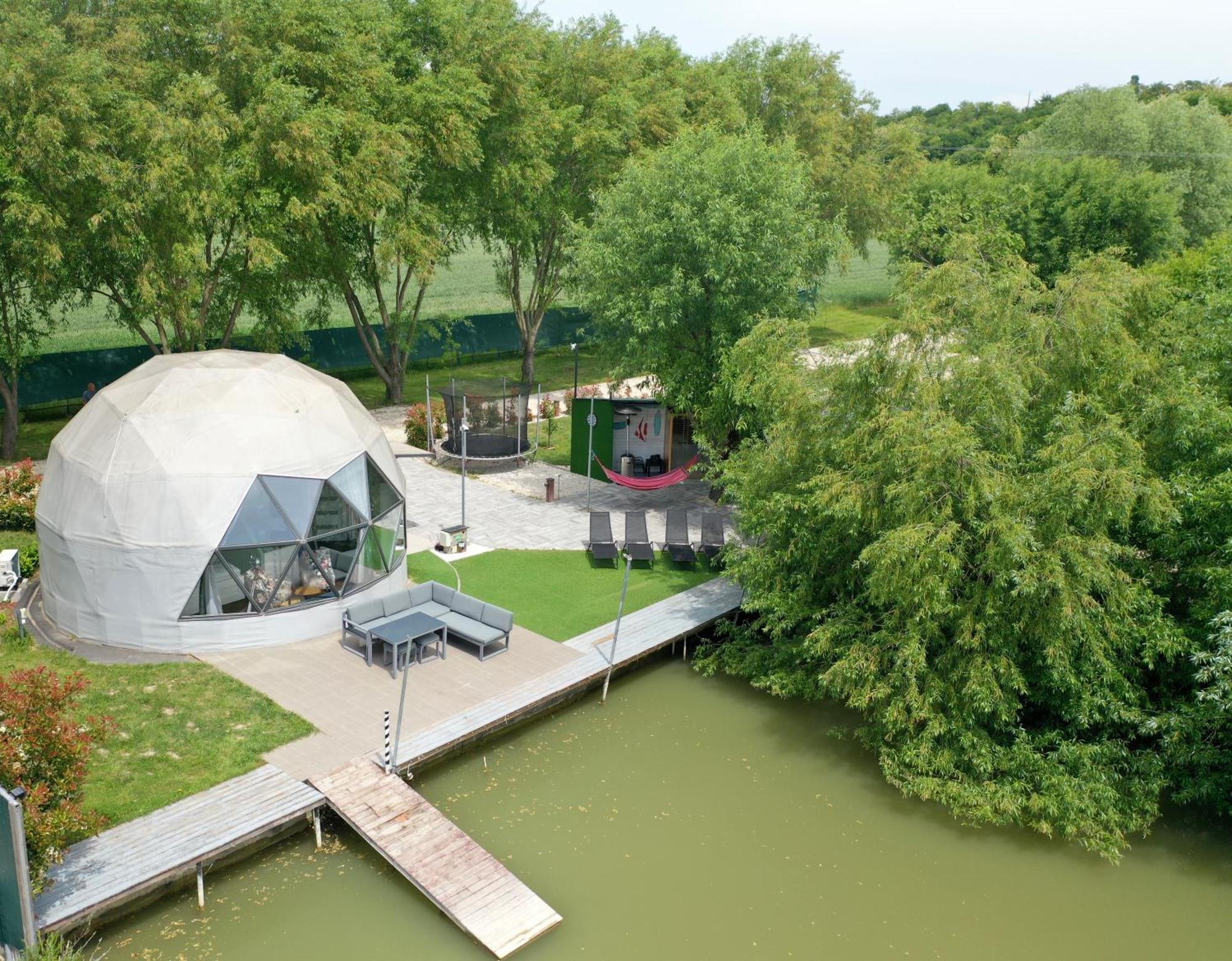 Domeglamping At Fishinglake Dom wakacyjny Ságvár